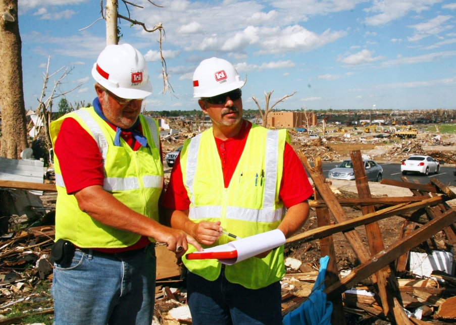 Image of USACE workers on a emergency response mission